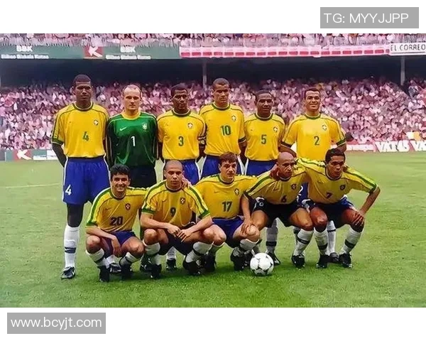 十年前巴西足球明星的辉煌与传奇瞬间回顾：技术、荣耀与挑战